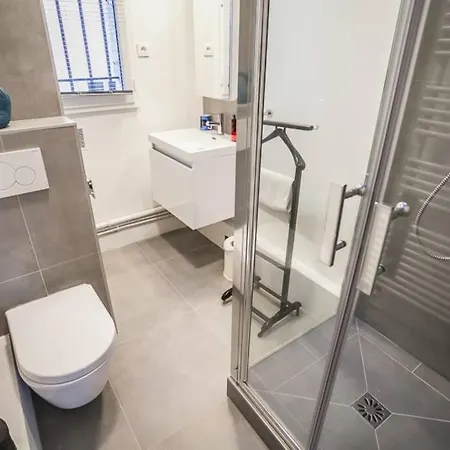 Apartment Boulangers 2 Bedroom Near Place Monge Paris